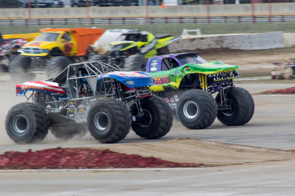 Bigfoot vs. Tail Gator