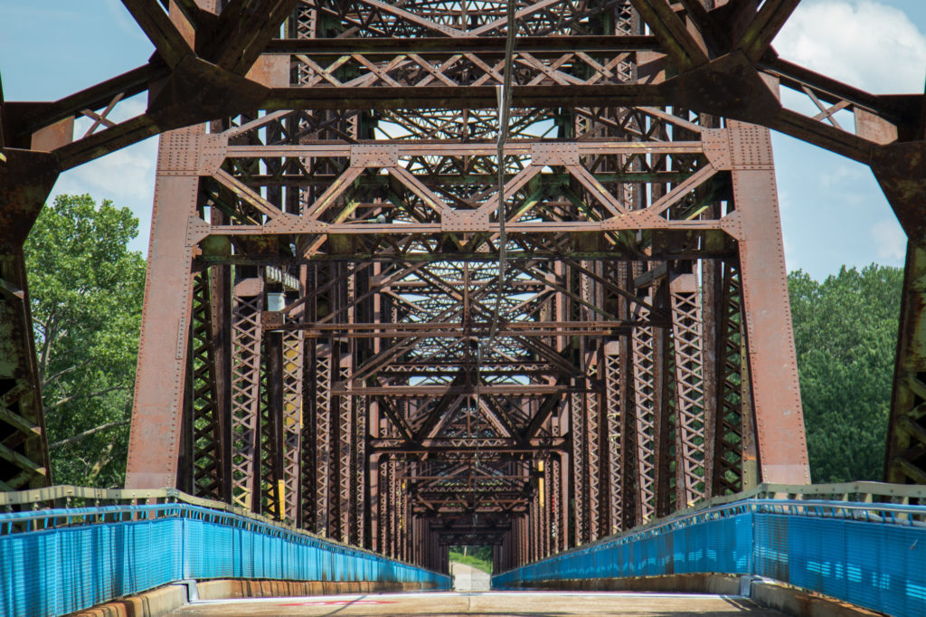 Chain of Rocks Bridge